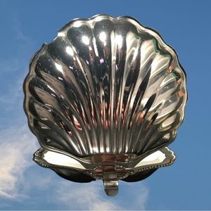 Silver, Milk Glass, Shell deco ASHTRAY